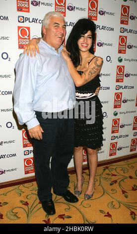 Amy Winehouse dans la salle de presse des 2006 Q Awards au Grosvenor House Hotel, Londres, le 30 octobre 2006. Divertissement Banque D'Images