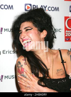 Amy Winehouse dans la salle de presse des 2006 Q Awards au Grosvenor House Hotel, Londres, le 30 octobre 2006. Divertissement Banque D'Images