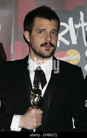 Brandon Flowers of Killers dans la salle de presse des Brit Awards 2007, Earls court, West London, le 14/02/2007. Banque D'Images