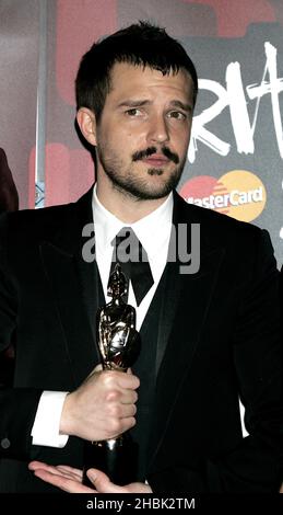 Brandon Flowers of Killers dans la salle de presse des Brit Awards 2007, Earls court, West London, le 14/02/2007. Banque D'Images