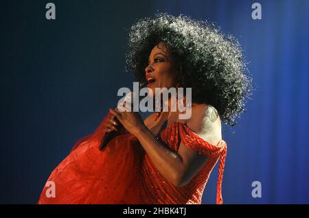 Diana Ross se produit en concert au Wembley Arena, dans le nord de Londres, le 9 mai 2007. Banque D'Images