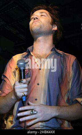 Rufus Wainwright lors d'un concert en magasin et d'une session de signature à Virgin Megastore, à Oxford Street, dans le centre de Londres, le 14 mai 2007. Banque D'Images