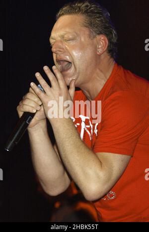 Andy Bell of Erasure se produit au G-A-y Astoria le 19 mai 2007 dans le centre de Londres. Banque D'Images