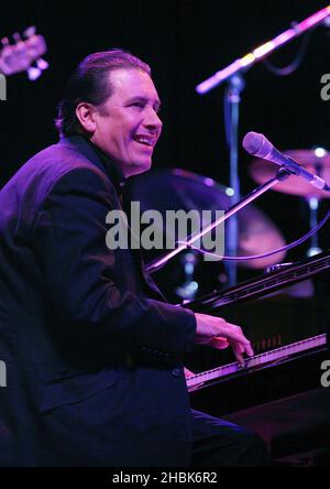 Jools Holland se produit la nuit d'ouverture de la salle de musique Indigo2 au O2 Arena, Londres. Banque D'Images