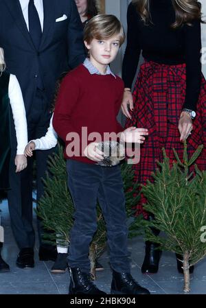 Stockholm, Suède.20th décembre 2021.La princesse Madeleine, le mari Chris O'Neill, la princesse Leonore, la princesse Adrienne et le prince Nicolas reçoivent cette année des arbres de Noël au Palais royal de Stockholm, en Suède, le 20 décembre 2021.Photo de Patrik C Osterberg/Stella Pictures/ABACAPRESS.COM Credit: Abaca Press/Alay Live News Banque D'Images