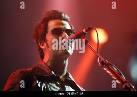 Kelly Jones, de Stereophonics, est présente sur scène au Wembley Arena de Londres. Banque D'Images