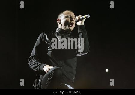 Chester Bennington du groupe de rock Linkin Park se présentant à la O2 Arena dans le sud-est de Londres. Banque D'Images