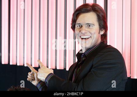 La figure interactive de Jim Carrey, avec son microphone à voix changeante, est dévoilée dans « Premiere Nights » au musée Madame Tussauds de Londres. Banque D'Images