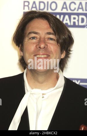 Jonathan Ross arrive pour les Sony radio Academy Awards au Grosvenor House Hotel, dans le centre de Londres. Banque D'Images