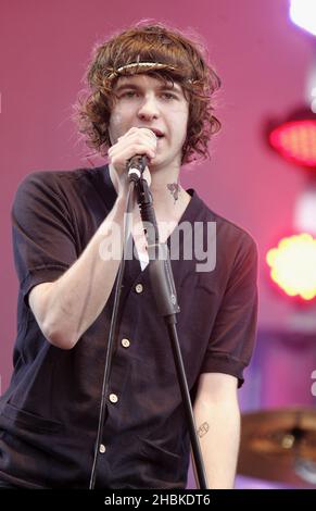 Les Kooks se sont spectacle au Festival de l'île de Wight 2008 au parc Seaclose sur l'île de Wight. Banque D'Images