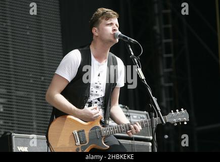 Les Futureheads se réalisent le deuxième jour du V Festival à Hylands Park, Chelmsford. Banque D'Images