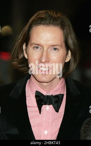 WES Anderson arrive pour la première mondiale du fantastique M. Fox lors du gala d'ouverture du Times BFI London film Festival à l'Odeon à Leicester Square, Londres Banque D'Images