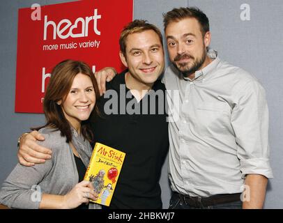 David Walliams at Heart radio avec Jamie Theakston et Harriet Scott, dans le centre de Londres. Banque D'Images