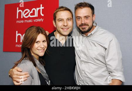 David Walliams at Heart radio avec Jamie Theakston et Harriet Scott, dans le centre de Londres. Banque D'Images