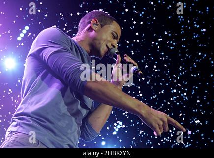 Marvin Humes de JLS se présentant lors du Jingle Bell ball de Capital FM à l'Arena O2 à Londres. Banque D'Images