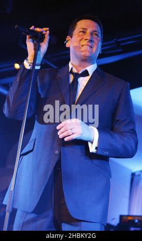 Tony Hadley se produit à un concert pour Heart radio à Orchid à Londres Banque D'Images