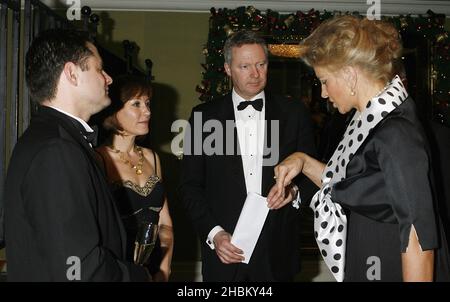 Chris Hollins, Sian Williams, Rory Bremner et la princesse Michael de Kent au Sparks ball, The Hilton, Londres. Banque D'Images