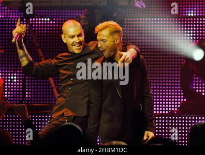 Shane Lynch et Ronan Keating de Boyzone se produit au Royal Albert Hall de Londres Banque D'Images