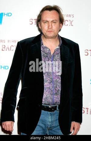 Phillip Glennister arrive pour la première Strike Back au vue Cinema de Leicester Square, Londres. Banque D'Images