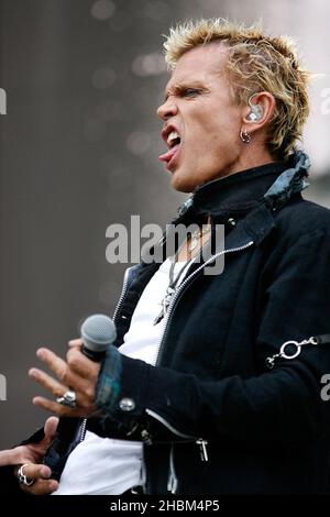 Billy Idol se produit sur scène au cours du jour 3 au 2010 Download Festival à Castle Donnington, Leicestershire. Banque D'Images