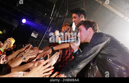 (R-L) Jay, Siva et Nathan de The Wanted Perform sur scène à G-A-y Heaven, Londres Banque D'Images