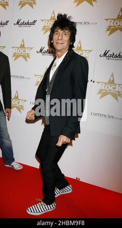 Ronnie Wood arrive pour le Marshall Classic Rock Roll of Honor, au Roundhouse dans le nord de Londres. Banque D'Images