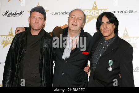 Jaz Coleman (à droite) et son groupe tuant Joke arrivant pour le Marshall Classic Rock Roll of Honor, au Roundhouse dans le nord de Londres. Banque D'Images