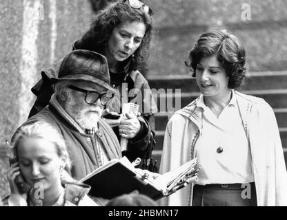 Richard Attenborough et Debra Winger sur le film de Shadowlands en 1993 à Richmond-on-Thames, Surrey, Royaume-Uni Banque D'Images