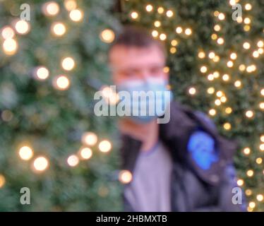 Glasgow, Écosse, Royaume-Uni.20th décembre 2021.Les achats de Noël ont vu peu de réjouissances de Noël sur un jour gris où lumières abd shopping où le seul signe de la vacances.Crédit : gerard ferry/Alay Live News Banque D'Images