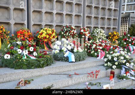 Mémorial des 13 victimes de l'attentat terroriste islamique à la Breitscheidplatz à Berlin, Allemagne - 20 décembre 2021. Banque D'Images