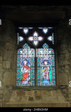 Vitraux dans l'église de St Michaels et All Angels, Church Bank, Hathersage, Hope Valley, Peak District,Derbyshire, Angleterre, United Kin Banque D'Images