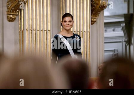 Stockholm, Suède.20th décembre 2021.Le roi Carl Gustaf, la reine Silvia et la princesse Crown Victoria assistent à la fête de l'Académie suédoise.Stockholm, Suède, le 20 décembre 2021.Photo de Patrik Osterberg/ Stella Pictures/ABACAPRESS.COM Credit: Abaca Press/Alay Live News Banque D'Images