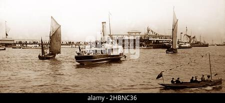 Sortie de Southend Pier Head en 1909 Banque D'Images