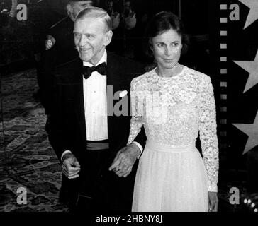 Fred Astaire Robyn Smith 2nd épouse 1985Photo de John Barrett/PHOTOlink Banque D'Images