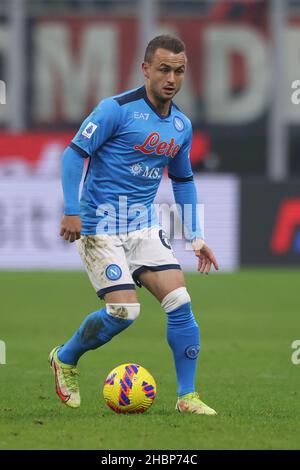 Milan, Italie.19th décembre 2021.Stanislav Lobotka de SSC Napoli pendant la série Un match à Giuseppe Meazza, Milan.Crédit photo à lire: Jonathan Moscrop/Sportimage crédit: Sportimage/Alay Live News Banque D'Images