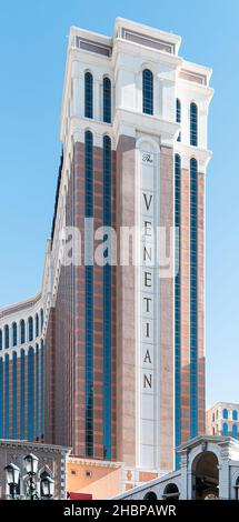 Las Vegas, Nevada, Etats-Unis - 29 novembre 2021: The Venetian Resort Against a Blue Sky Banque D'Images