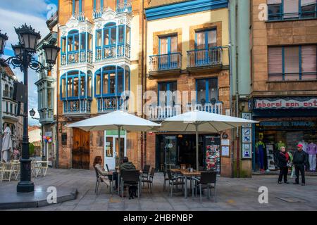 Place Trascorrales dans le centre de la ville d'Oviedo, Asturies, Espagne. Banque D'Images