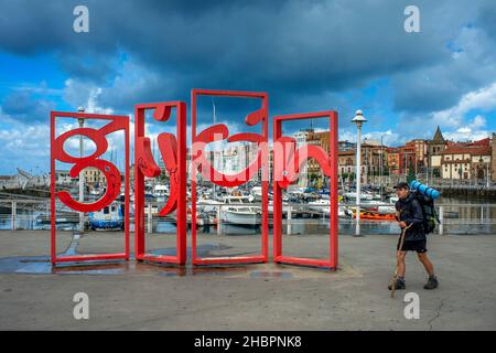 Le monument appelé Letronas représente la marque touristique de la ville et est situé dans le port de plaisance de Gijon, jardins de la reina Asturias, SP Banque D'Images