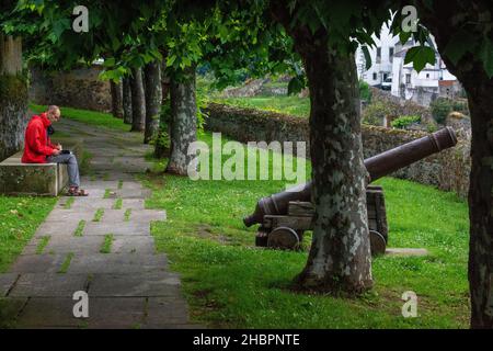 Vieux Cannon à l'Atalaya lookout à Ribadeo, province de Lugo, Galice, Espagne, Europe Banque D'Images