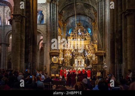 Cérémonie de Botafumeiro à la Cathédrale de Saint-Jacques-de-Compostelle à Praza do Obradoiro Saint-Jacques-de-Compostelle A Coruña, Espagne. Banque D'Images