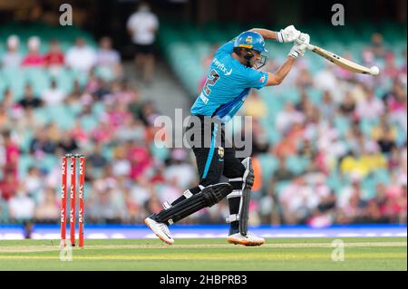 Sydney, Australie.21st décembre 2021.Matt Short, de Adelaide Strikers chauves-souris pendant le match entre Sydney Sixers et Adelaide Strikers au Sydney Cricket Ground, le 21 décembre 2021, à Sydney, en Australie.(Usage éditorial seulement) Credit: Izhar Ahmed Khan/Alamy Live News/Alamy Live News Banque D'Images