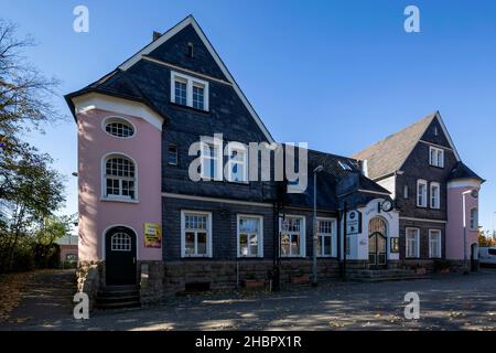 Deutschland, Haan, Bergisches Land, Niederbergisches Land, Niederberg,Rheinland, Nordrhein-Westfalen, NRW, Bahnhof Haan, Empfangsgebaeude,Kulturbahn Banque D'Images