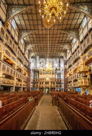 Terminée en 1655 et classée au patrimoine mondial de l'UNESCO, l'église de la paix de Jawor est un chef-d'œuvre en bois.Ici en particulier les intérieurs Banque D'Images