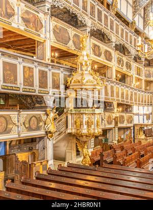 Terminée en 1655 et classée au patrimoine mondial de l'UNESCO, l'église de la paix de Jawor est un chef-d'œuvre en bois.Ici en particulier les intérieurs Banque D'Images