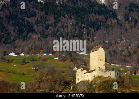 Château de Sargans dans la municipalité de Sargans dans le canton de Saint-Gall en Suisse.Le château est un site du patrimoine suisse d'importance nationale. Banque D'Images