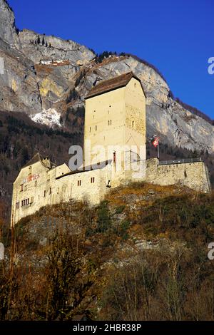 Château de Sargans dans la municipalité de Sargans dans le canton de Saint-Gall en Suisse.Le château est un site du patrimoine suisse d'importance nationale. Banque D'Images