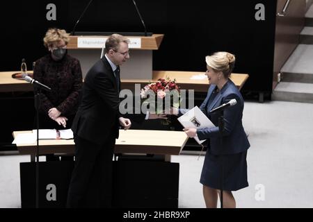 Berlin, Allemagne.21st décembre 2021.Berlin, DEU, 21.Décembre 2021 élection et inauguration du nouveau maire de Berlin, Franziska Giffey.Elle est élue par l'Abgeordnetenhaus Berlin (Sénat de l'État) puis assermentée.(Photo de Ralph Pache/PRESSCOV/Sipa USA) crédit: SIPA USA/Alay Live News Banque D'Images