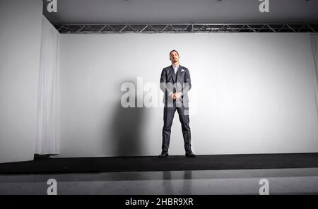 Zlatan Ibrahimovic, joueur suédois de football, photographié au Palazzo dell'Arte à Milan, Italie, le 12 décembre 2021.Photo: Thomas Karlsson / DN / TT / code 3523 ***EXCLUSIF*** Banque D'Images