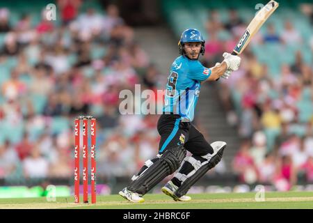 Sydney, Australie.21st décembre 2021.Jonathan Wells des grévistes chauves-souris lors du match de la Big Bash League entre les Sixers de Sydney et les grévistes d'Adélaïde au Sydney Cricket Ground, le 21 décembre 2021, à Sydney, en Australie.(Usage éditorial seulement) Credit: Izhar Ahmed Khan/Alamy Live News/Alamy Live News Banque D'Images