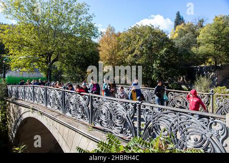 Tbilissi, Géorgie - 11-02-2016:touristes visitant le jardin botanique de Tbilissi Banque D'Images